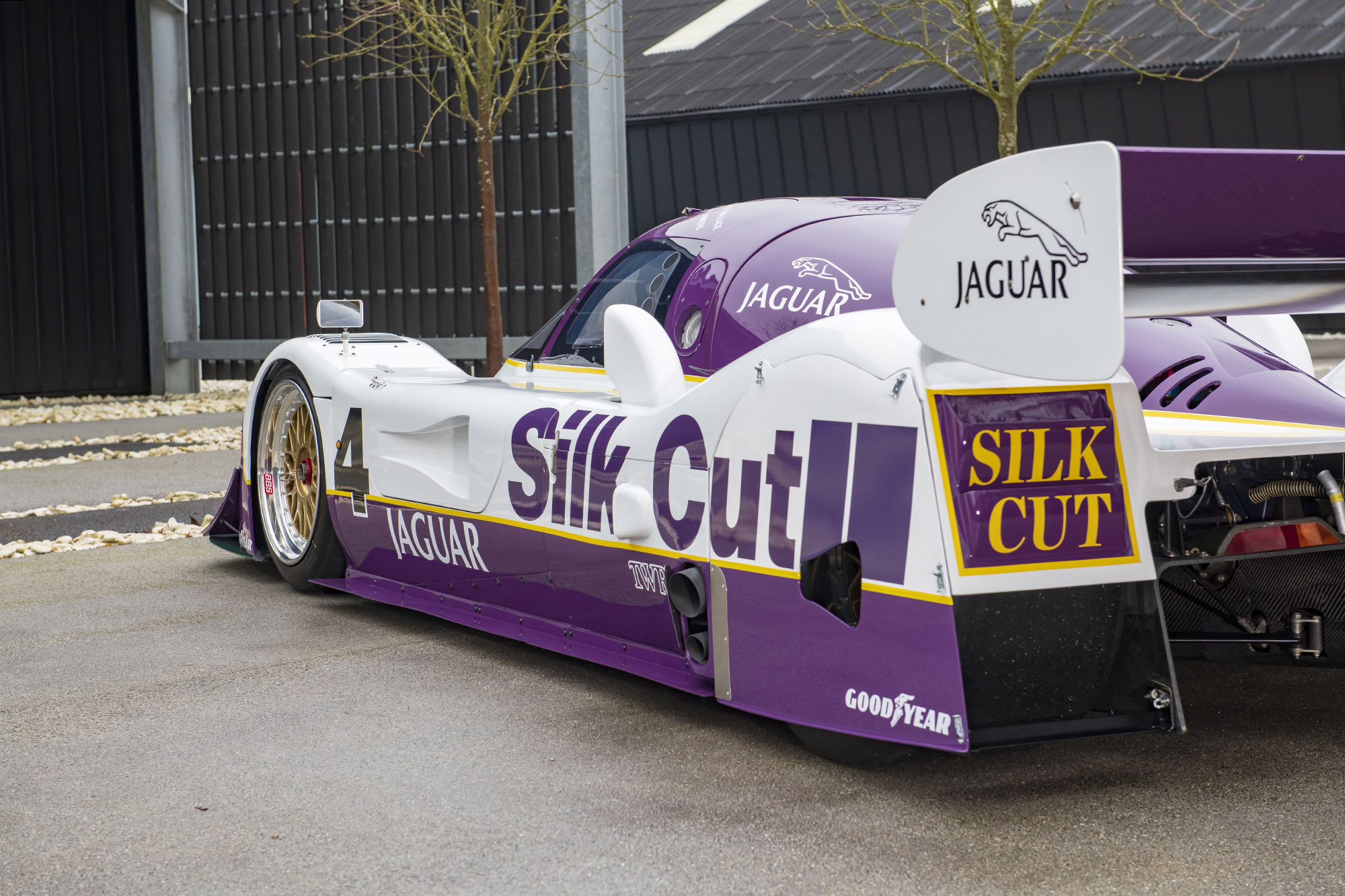 Jaguar xjr 11