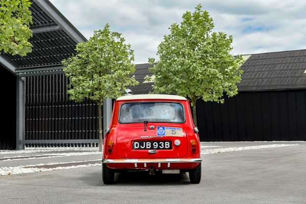 Morris Mini Cooper 124.jpg