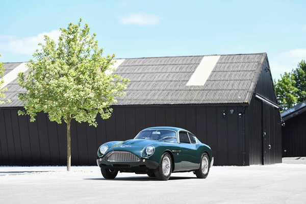 Aston Martin DB4 Zagato 001.jpg
